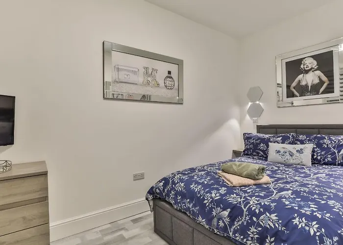 1 Bed Flat - Sleeps 2 - Parking - Wifi * Scarborough