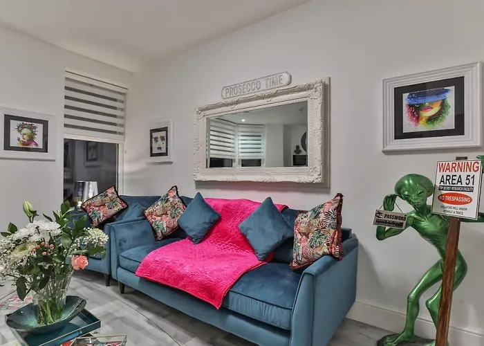 1 Bed Flat - Sleeps 2 - Parking - Wifi Hébergement de vacances *