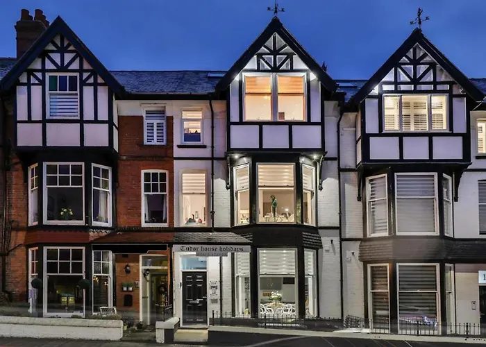 1 Bed Flat - Sleeps 2 - Parking - Wifi Scarborough